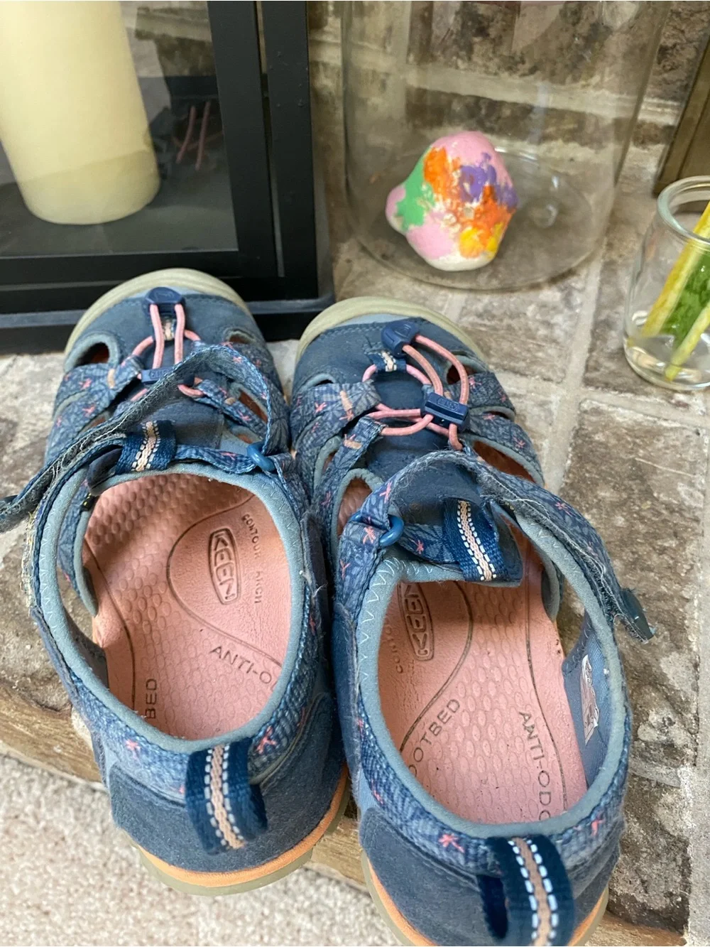 KEENS Sandals Kids Waterproof Shoes Closed-Toe Sandals Sz 4